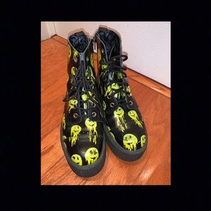 Dolls Kill ~ Smiley Boots ~ Woman’s Size 7